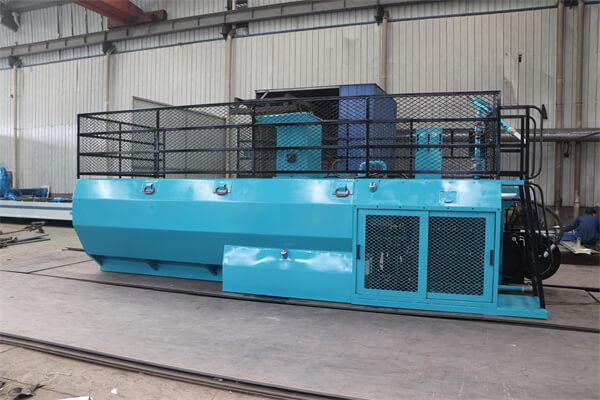 Soil hydroseeder for highway greening