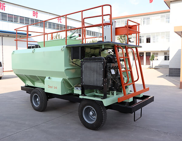 8000 L Diesel engine Hydroseeding machine