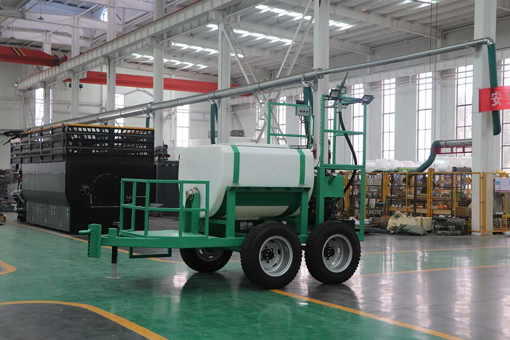 500 Gallon paddle agitated hydroseeder