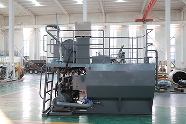 hydroseeder machine for spraying grass seeds