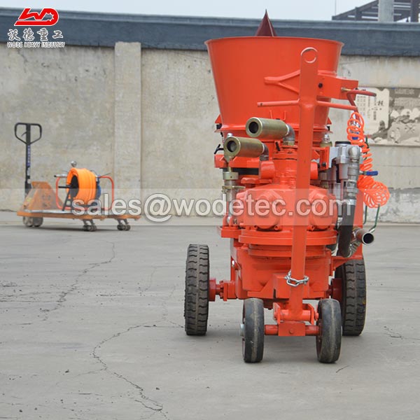 refractory castable gunite machine applied in steel plant