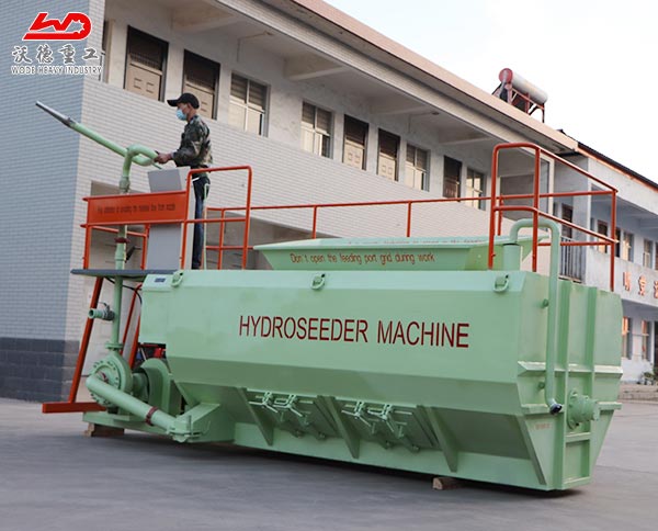 green grass lawn spray hydroseeding machine