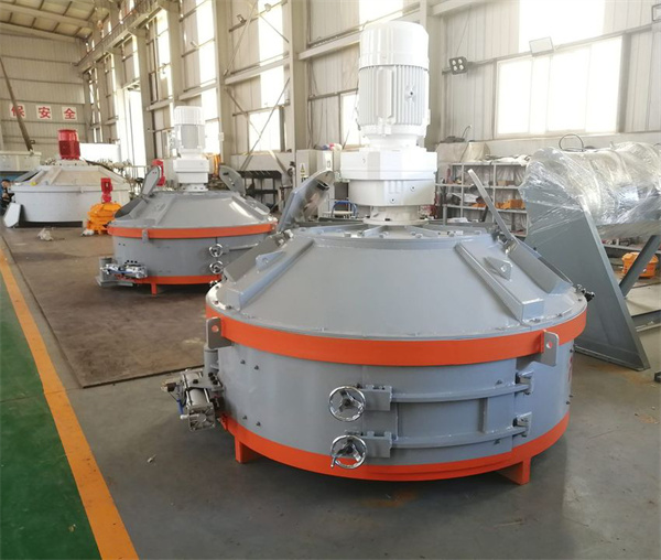 Vertical shaft mixers for ceramic raw materials