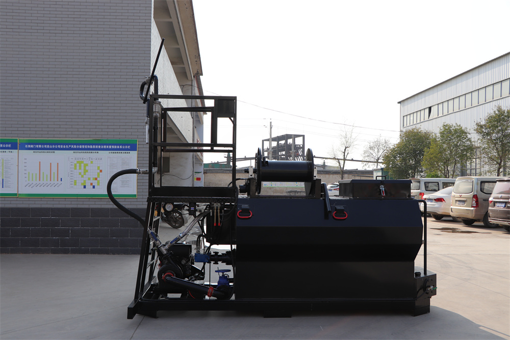 Factory hydroseeder for refuse landfill