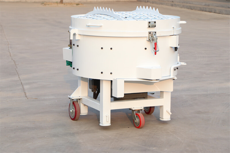 Refractory pan mixers for the production of refractory coatings