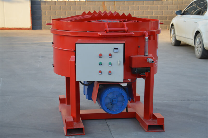 Mixing refractory cement with perlite machine
