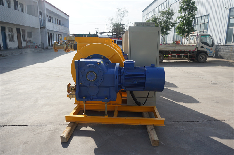 Peristaltic liquid pump with rubber hose