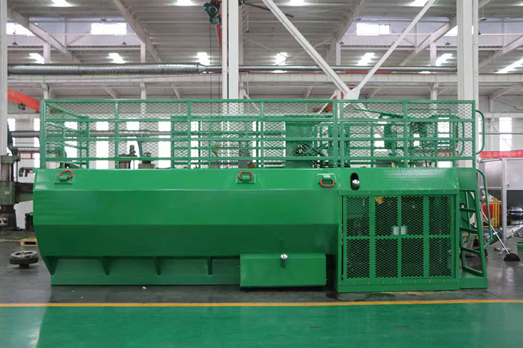 800 Gallon Hydroseeding machine