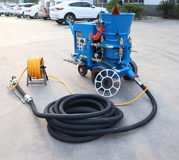 Dry refractory shotcrete machine