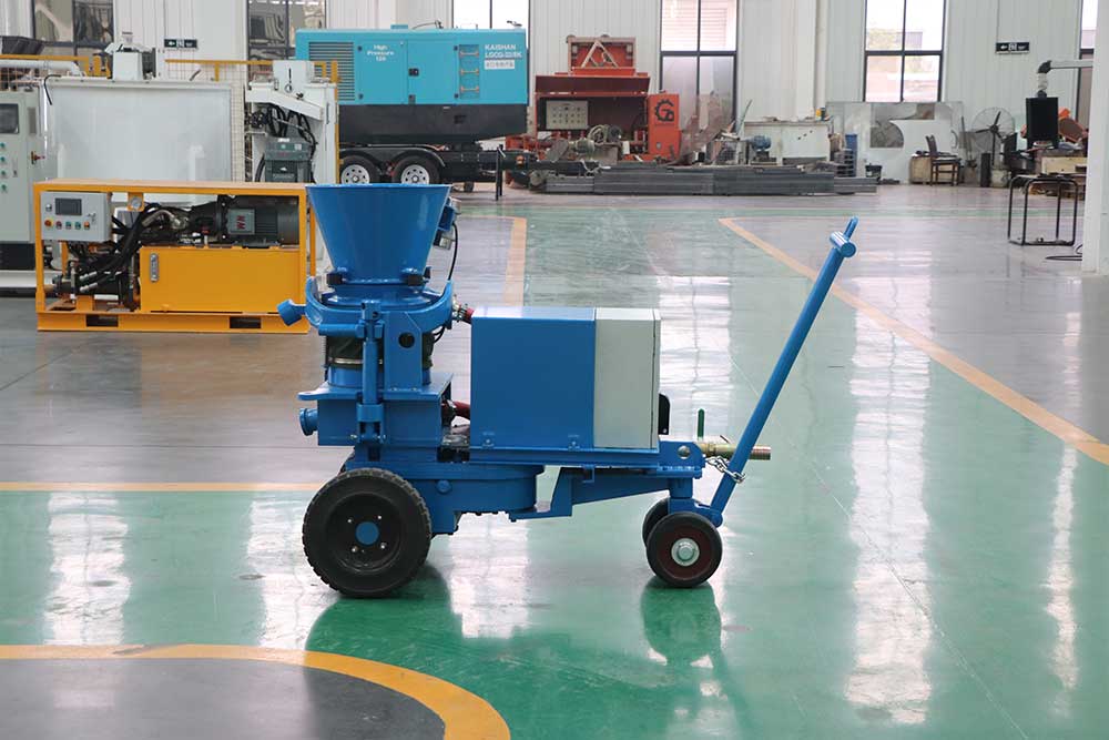 Gunning machine for refractory material