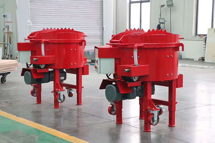 Pan mixer for refractory