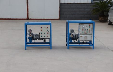 Peristaltic dosing pump for pumping concrete