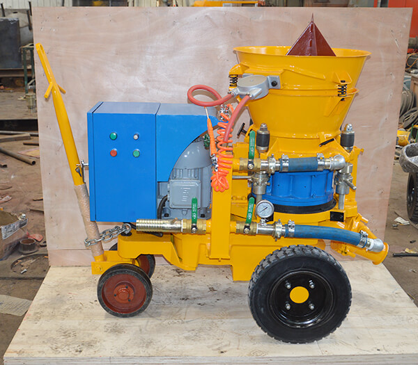 refractory castable spray machine in the tunnel