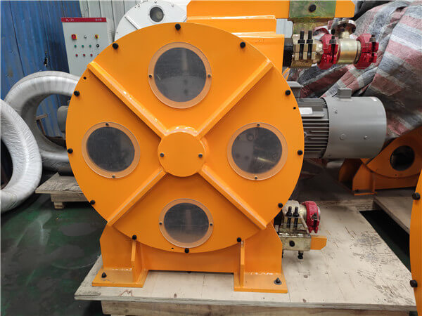 High efficiency squeeze type peristaltic hose pump