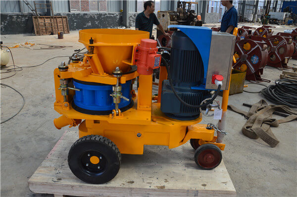 Hydraulic wet shotcrete pump in swimming pool project