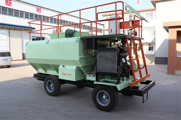 Abrasion resistance soil hydroseeding equipment